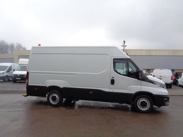 2022 Iveco Daily 2.3 High Roof Business Van 3520L Wb (NX72YXK) Image 2