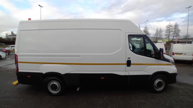 2022 Iveco Daily 2.3 High Roof Business Van 3520L Wb (NX72YXW) Image 10