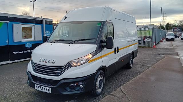 2022 Iveco Daily 2.3 High Roof Business Van 3520L Wb (NX72YXW) Image 4