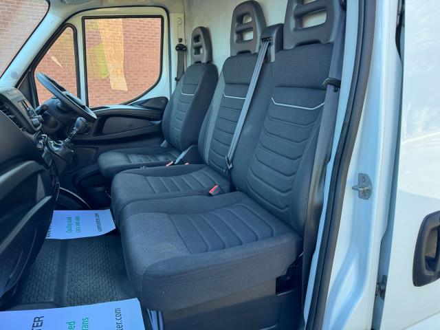2022 Iveco Daily 2.3 High Roof Business Van 3520L Wb (NX72YYN) Image 36