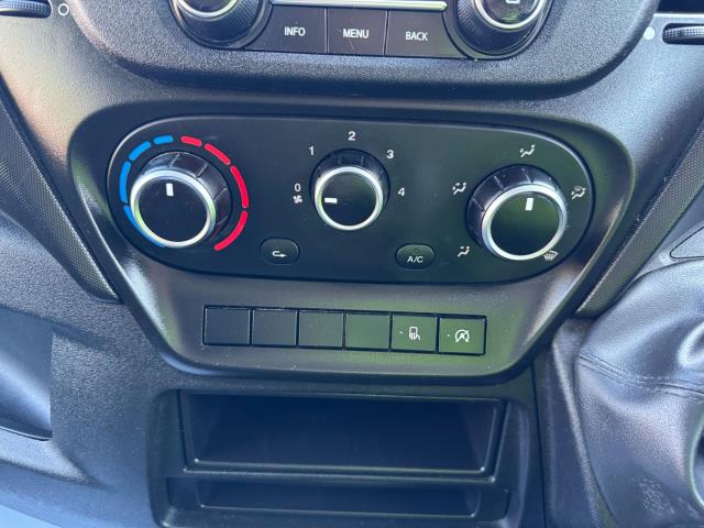 2022 Iveco Daily 2.3 High Roof Business Van 3520L Wb (NX72YYN) Image 30