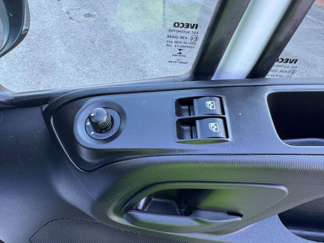 2022 Iveco Daily 2.3 High Roof Business Van 3520L Wb (NX72YYN) Image 19