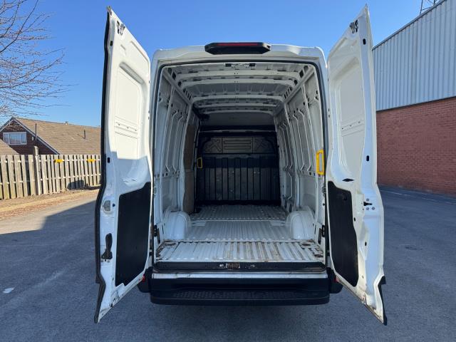 2022 Iveco Daily 2.3 High Roof Business Van 3520L Wb (NX72YYN) Image 43
