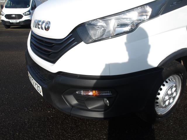 2022 Iveco Daily 2.3 High Roof Business Van 3520L Wb (NX72YZO) Image 14