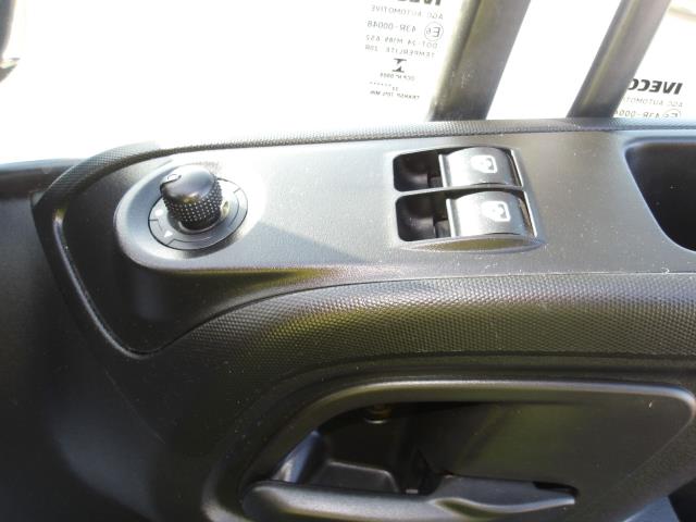 2022 Iveco Daily 2.3 High Roof Business Van 3520L Wb (NX72YZO) Image 23