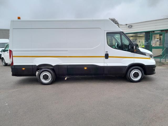 2022 Iveco Daily 35S14 2.3 HIGHROOF BUSINESS 3520L WB (NX72YZR) Image 3