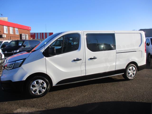 2024 Renault Trafic Ll30 Blue Dci 130 Advance  Crew Van (NX73TLY) Image 8