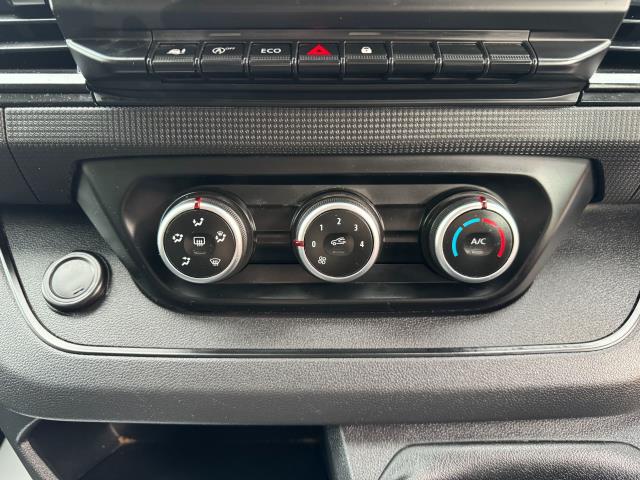 2024 Renault Trafic Ll30 Blue DCI 130 Advance Safety Crew Van (NX73TLZ) Image 32