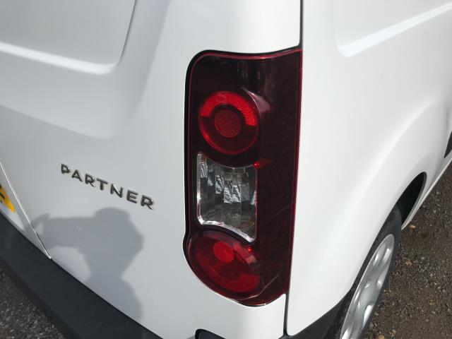 2018 Peugeot Partner 850 1.6 Bluehdi 100 Professional Van EURO 6 (NY18AUE) Image 17