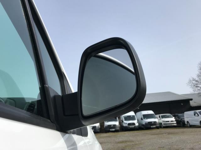 2018 Peugeot Partner 850 1.6 Bluehdi 100 Professional Van EURO 6 (NY18AUE) Image 13