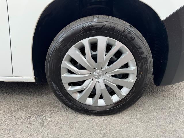 2019 Peugeot Partner 1000 1.5 Bluehdi 100 Professional Van (NY19EOZ) Image 52
