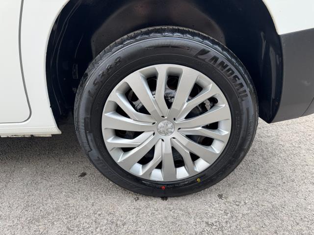 2019 Peugeot Partner 1000 1.5 Bluehdi 100 Professional Van (NY19EOZ) Image 54
