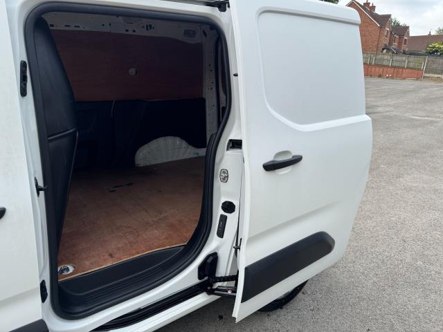 2019 Peugeot Partner 1000 1.5 Bluehdi 100 Professional Van (NY19EOZ) Image 40