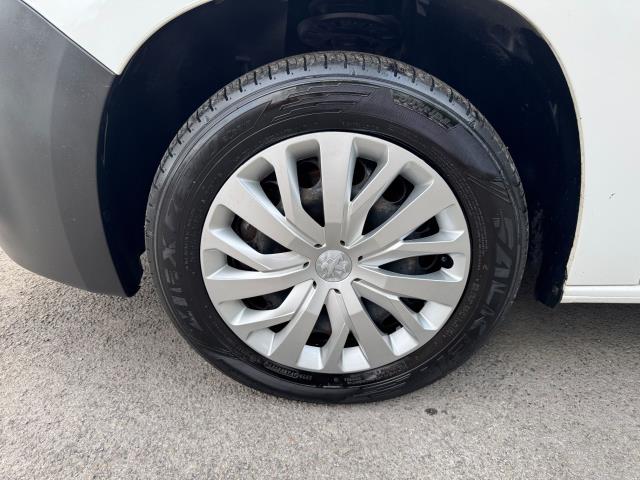 2019 Peugeot Partner 1000 1.5 Bluehdi 100 Professional Van (NY19EOZ) Image 53