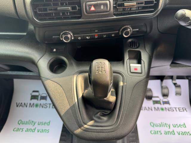 2019 Peugeot Partner 1000 1.5 Bluehdi 100 Professional Van (NY19EOZ) Image 27