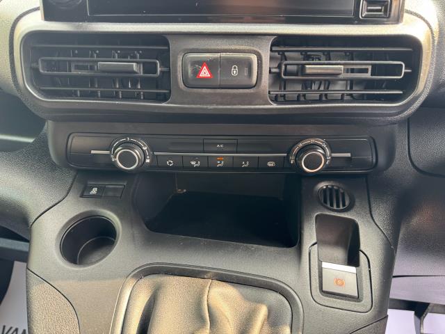 2019 Peugeot Partner 1000 1.5 Bluehdi 100 Professional Van (NY19EOZ) Image 25