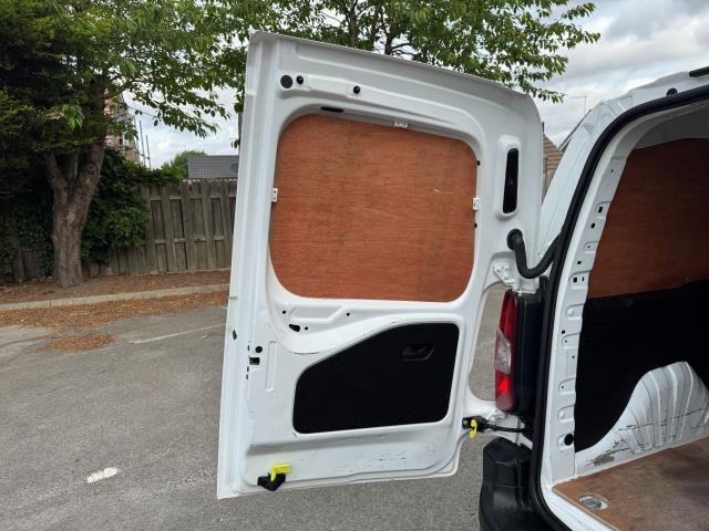 2019 Peugeot Partner 1000 1.5 Bluehdi 100 Professional Van (NY19EOZ) Image 49