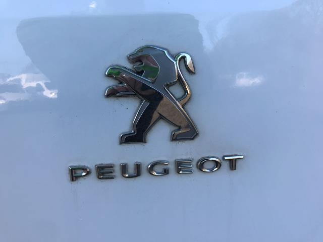 2019 Peugeot Partner 1000 1.5 Bluehdi 100 Professional Van (NY19GYH) Image 20