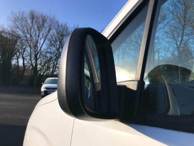 2019 Peugeot Partner 1000 1.5 Bluehdi 100 Professional Van (NY19GYH) Image 18