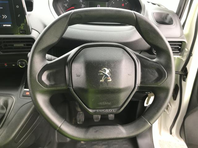 2019 Peugeot Partner L1 1000 1.5BLUE HDI 100PS PROFESSIONAL EURO 6 (NY19HPA) Image 17