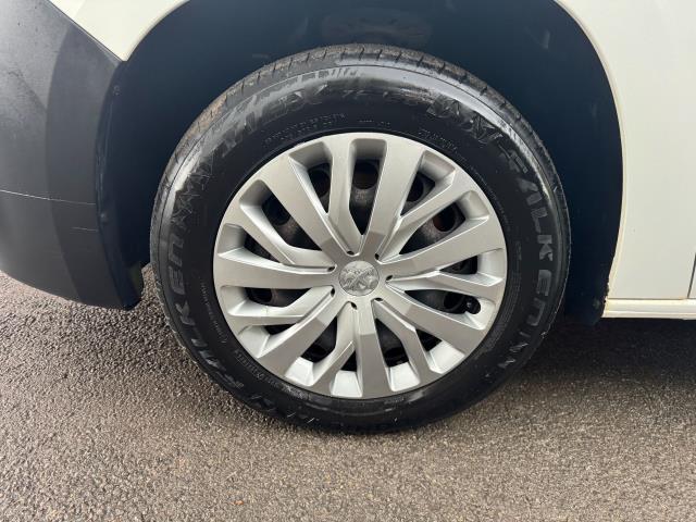 2019 Peugeot Partner 950 1.5 Bluehdi 100 Professional Van (NY19OKK) Image 54