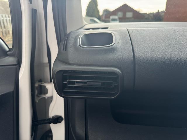 2019 Peugeot Partner 950 1.5 Bluehdi 100 Professional Van (NY19OKK) Image 36