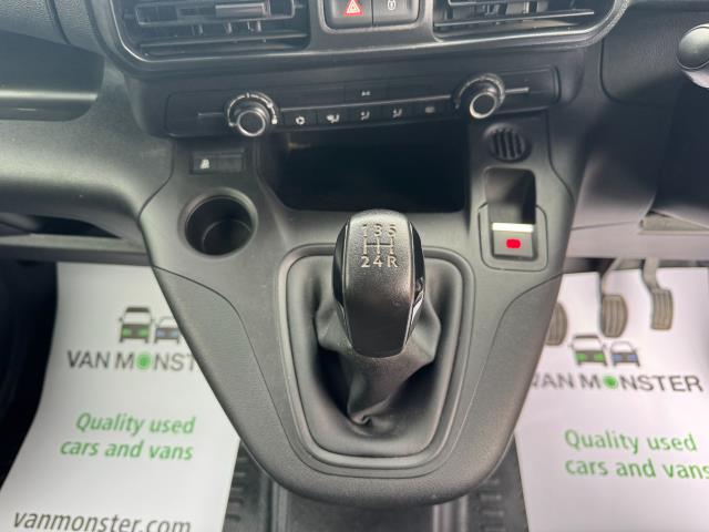 2019 Peugeot Partner 950 1.5 Bluehdi 100 Professional Van (NY19OKK) Image 17