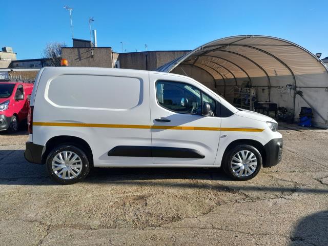 2019 Peugeot Partner 1000 1.5 Bluehdi 100 Professional Van (NY19RVR) Image 9