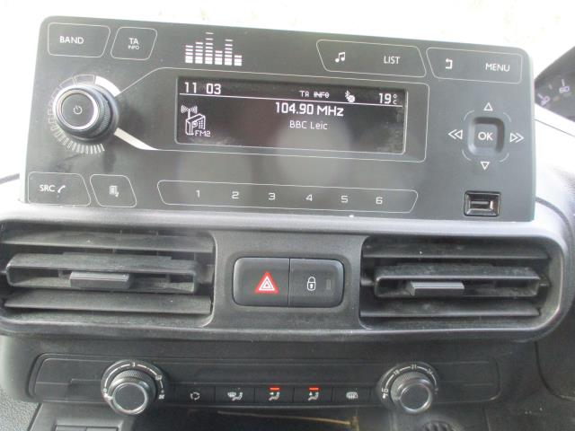 2019 Peugeot Partner 1000 1.5 Bluehdi 100 Grip Van (NY19URF) Image 22