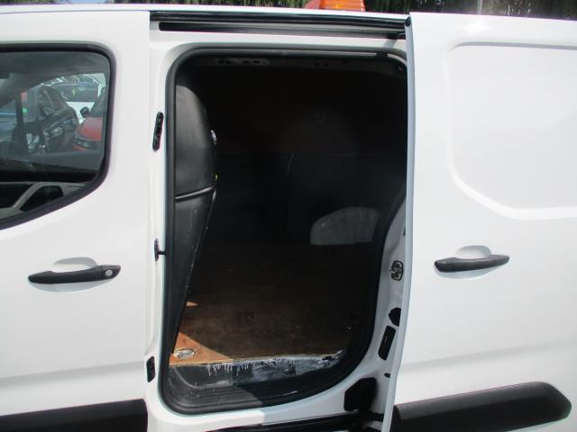 2019 Peugeot Partner 1000 1.5 Bluehdi 100 Grip Van (NY19URF) Image 28