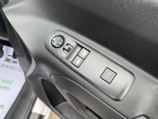 2019 Peugeot Partner 1000 1.5 Bluehdi 100 Professional Van (NY19VXW) Image 19