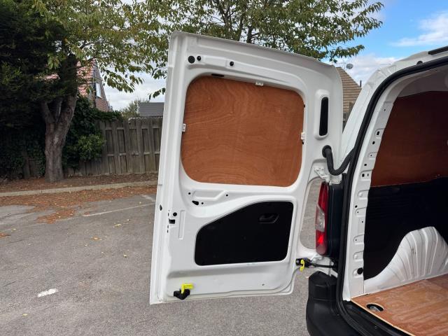 2019 Peugeot Partner 1000 1.5 Bluehdi 100 Professional Van (NY19VXW) Image 49