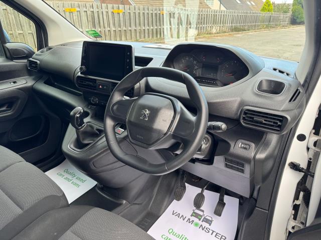 2019 Peugeot Partner 1000 1.5 Bluehdi 100 Professional Van (NY19VXW) Image 14