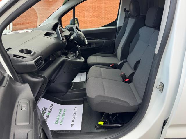 2019 Peugeot Partner 1000 1.5 Bluehdi 100 Professional Van (NY19VXW) Image 30