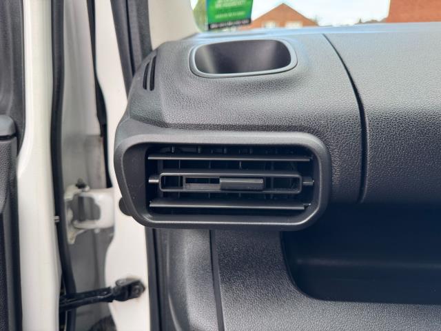 2019 Peugeot Partner 1000 1.5 Bluehdi 100 Professional Van (NY19VXW) Image 38