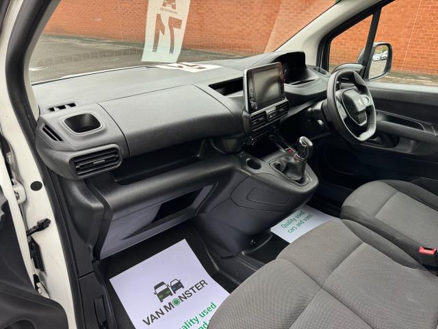 2019 Peugeot Partner 1000 1.5 Bluehdi 100 Professional Van (NY19WUJ) Thumbnail 27