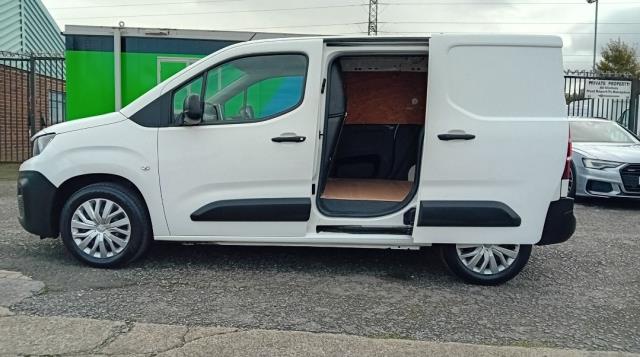 2019 Peugeot Partner 1000 1.5 Bluehdi 100 Professional Van (NY19YTS) Image 7