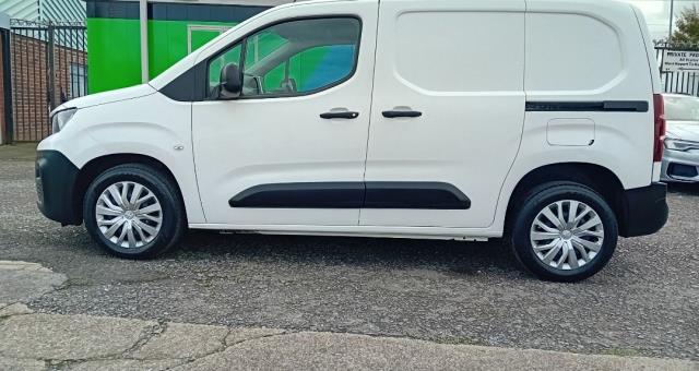 2019 Peugeot Partner 1000 1.5 Bluehdi 100 Professional Van (NY19YTS) Image 5