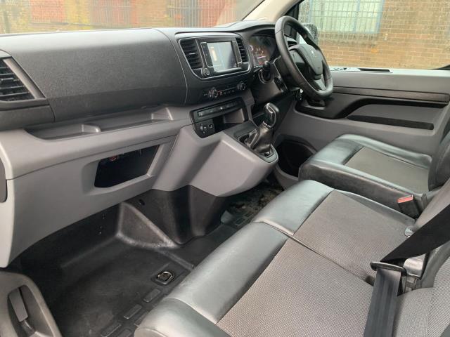 2019 Peugeot Expert 1000 1.6 Bluehdi 95 Professional Van (NY19YUB) Thumbnail 4