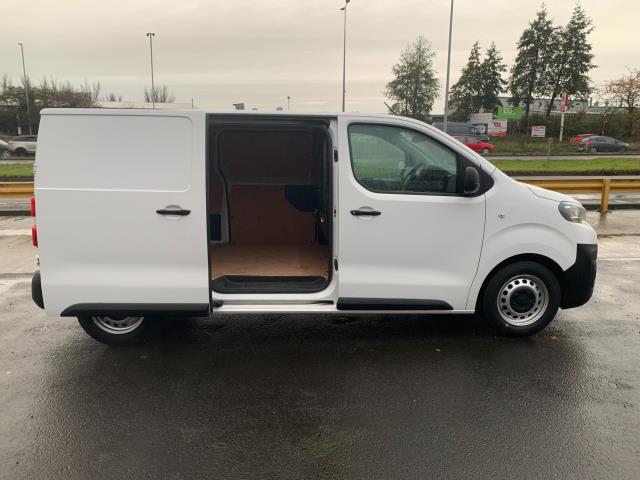 2019 Peugeot Expert 1000 1.6 Bluehdi 95 Professional Van (NY19YUB) Image 13