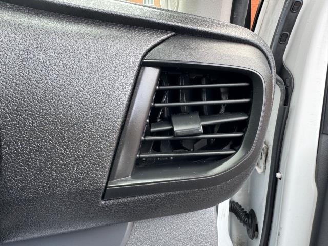 2021 Peugeot Expert 1200 1.5 Bluehdi 100  L2 Professional Van (NY21DHK) Image 25