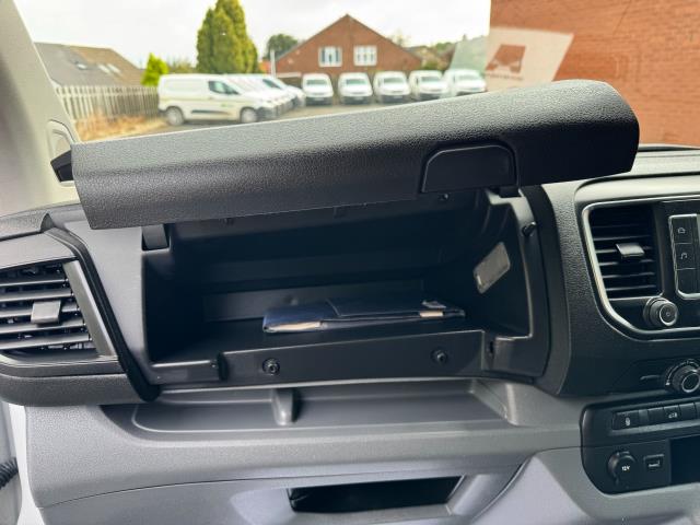 2021 Peugeot Expert 1200 1.5 Bluehdi 100  L2 Professional Van (NY21DHK) Image 41