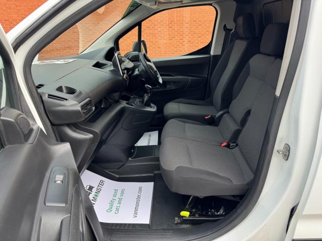 2021 Peugeot Partner 1000 1.5 Bluehdi 100 Professional Van (NY21DZH) Image 30