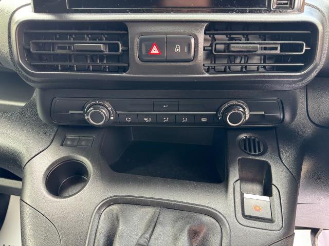 2021 Peugeot Partner 1000 1.5 Bluehdi 100 Professional Van (NY21DZH) Image 25