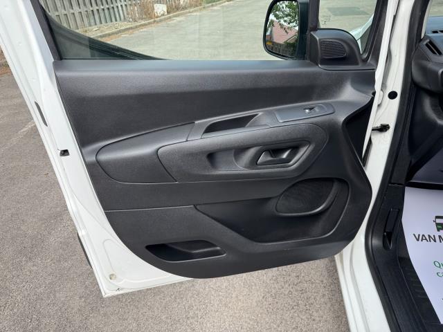 2021 Peugeot Partner 1000 1.5 Bluehdi 100 Professional Van (NY21DZH) Image 33