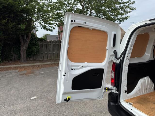2021 Peugeot Partner 1000 1.5 Bluehdi 100 Professional Van (NY21DZH) Image 49