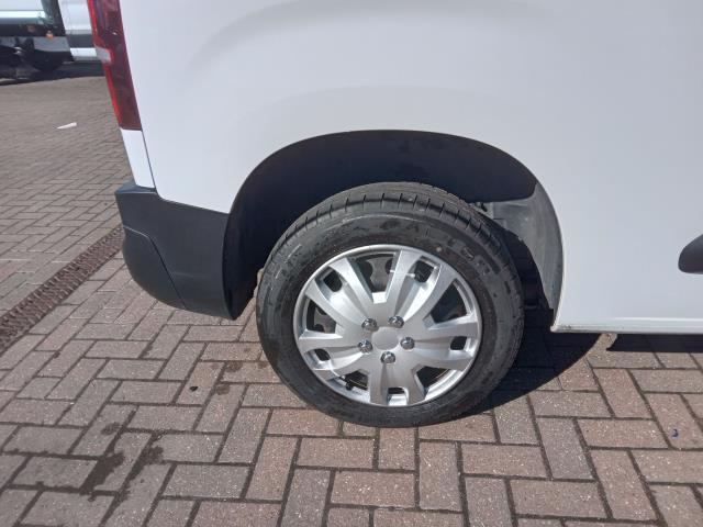 2021 Peugeot Partner 1000 1.5 Bluehdi 100 Professional Van (NY21DZP) Image 15