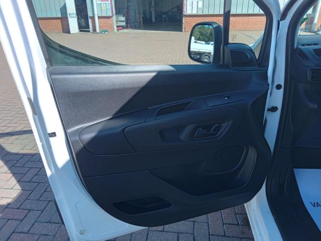 2021 Peugeot Partner 1000 1.5 Bluehdi 100 Professional Van (NY21DZP) Image 19