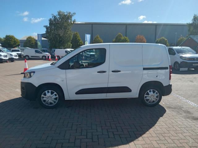 2021 Peugeot Partner 1000 1.5 Bluehdi 100 Professional Van (NY21DZP) Image 6