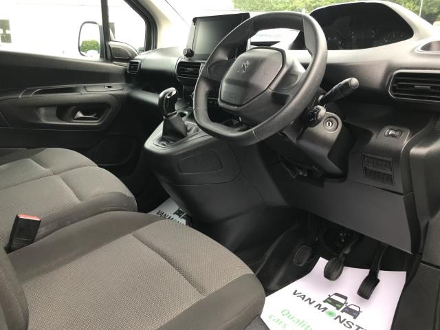 2021 Peugeot Partner 1000 1.5 Bluehdi 100 Professional Van (NY21EUJ) Image 19